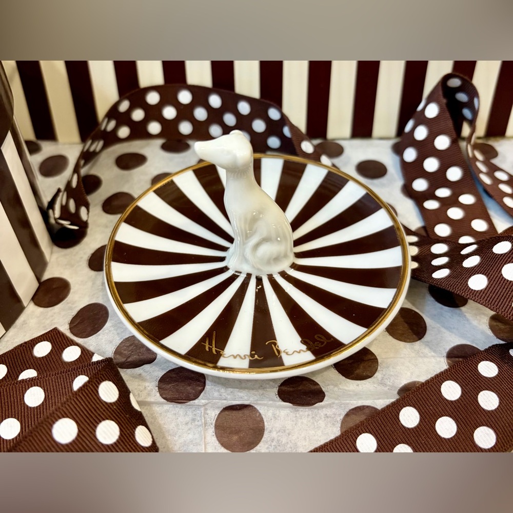 NWOT HENRI BENDEL Whippet Ring Dish Ceramic Dog Centennial Stripes Ltd Ed
VHTF